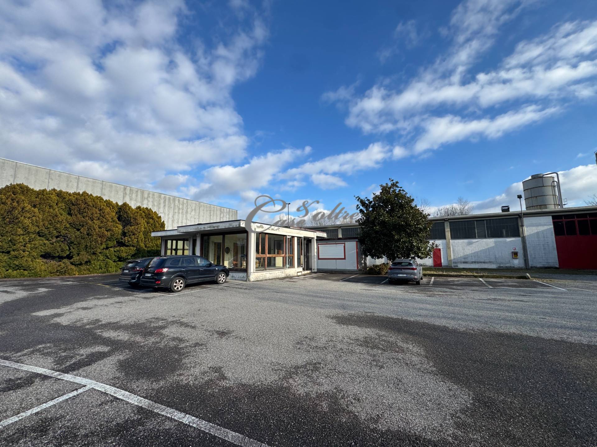 Capannone in vendita a Cant