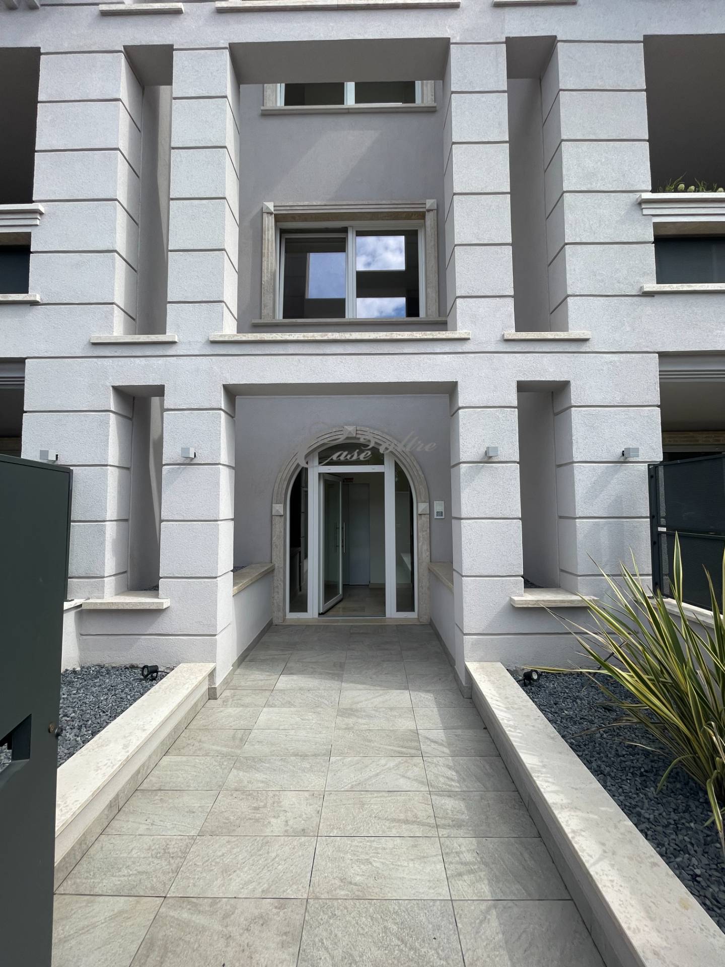 Box o garage in vendita a Seregno