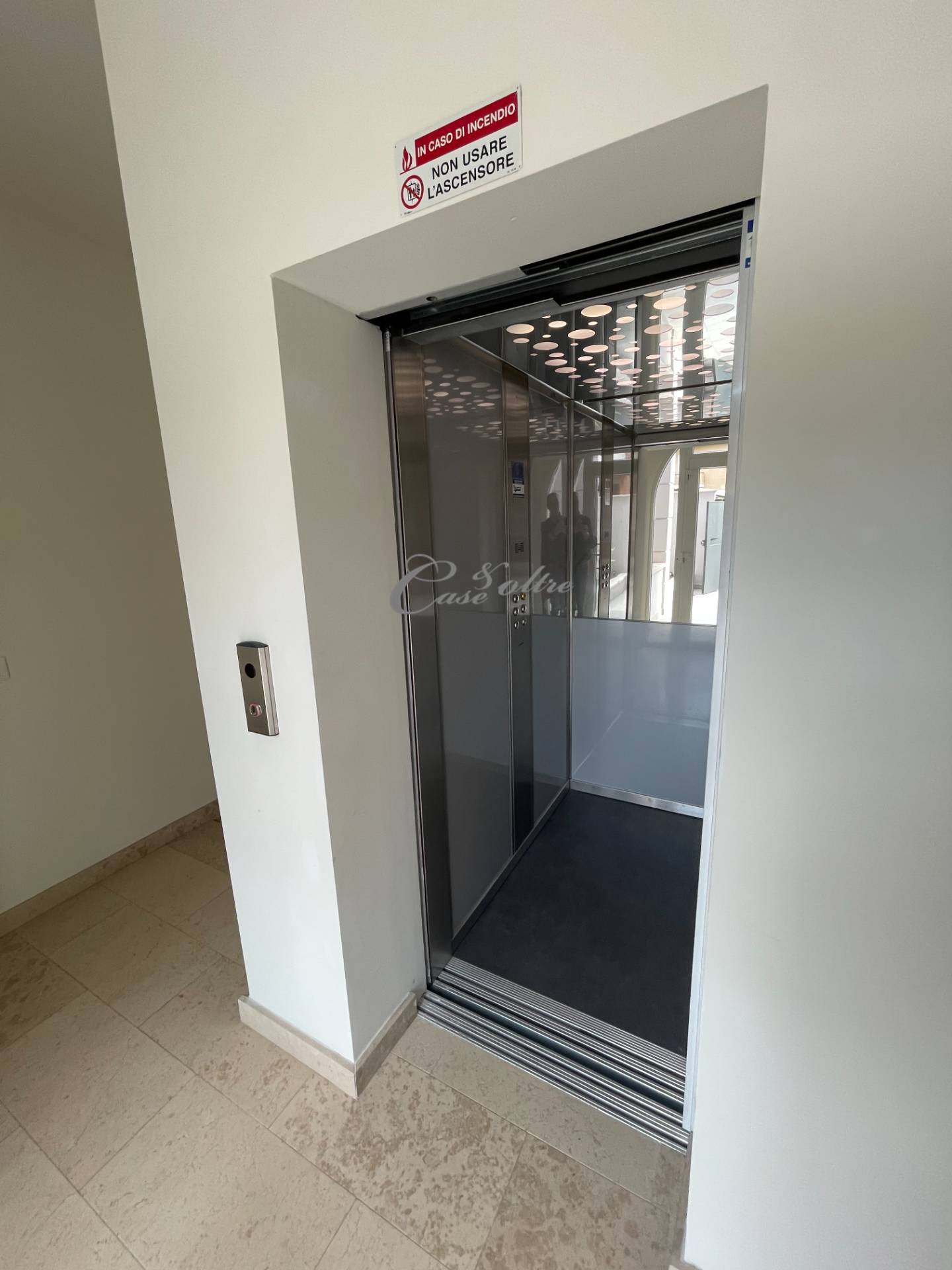 Box o garage in vendita a Seregno