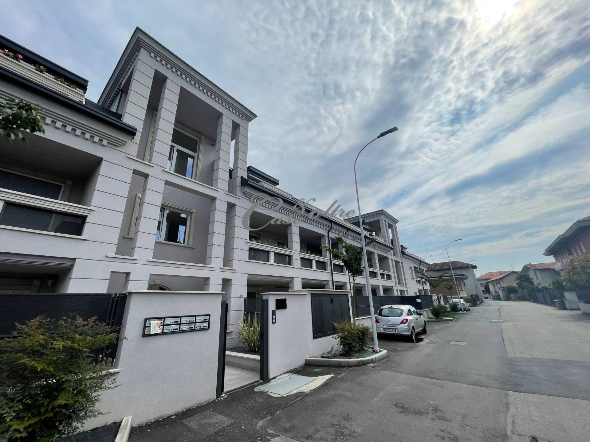 Box o garage in vendita a Seregno