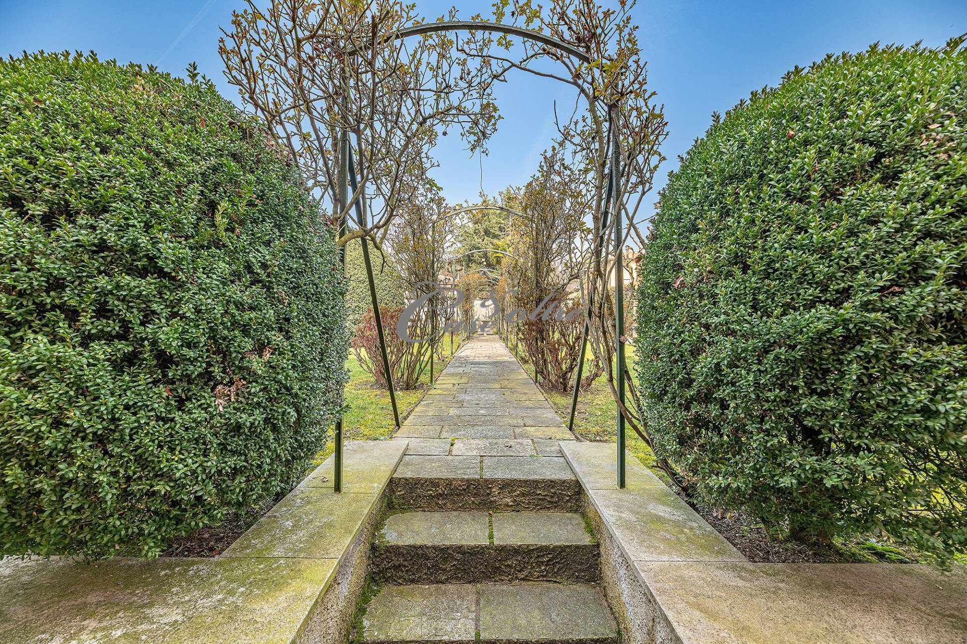 Porzione di immobile terra/cielo in vendita a Novedrate