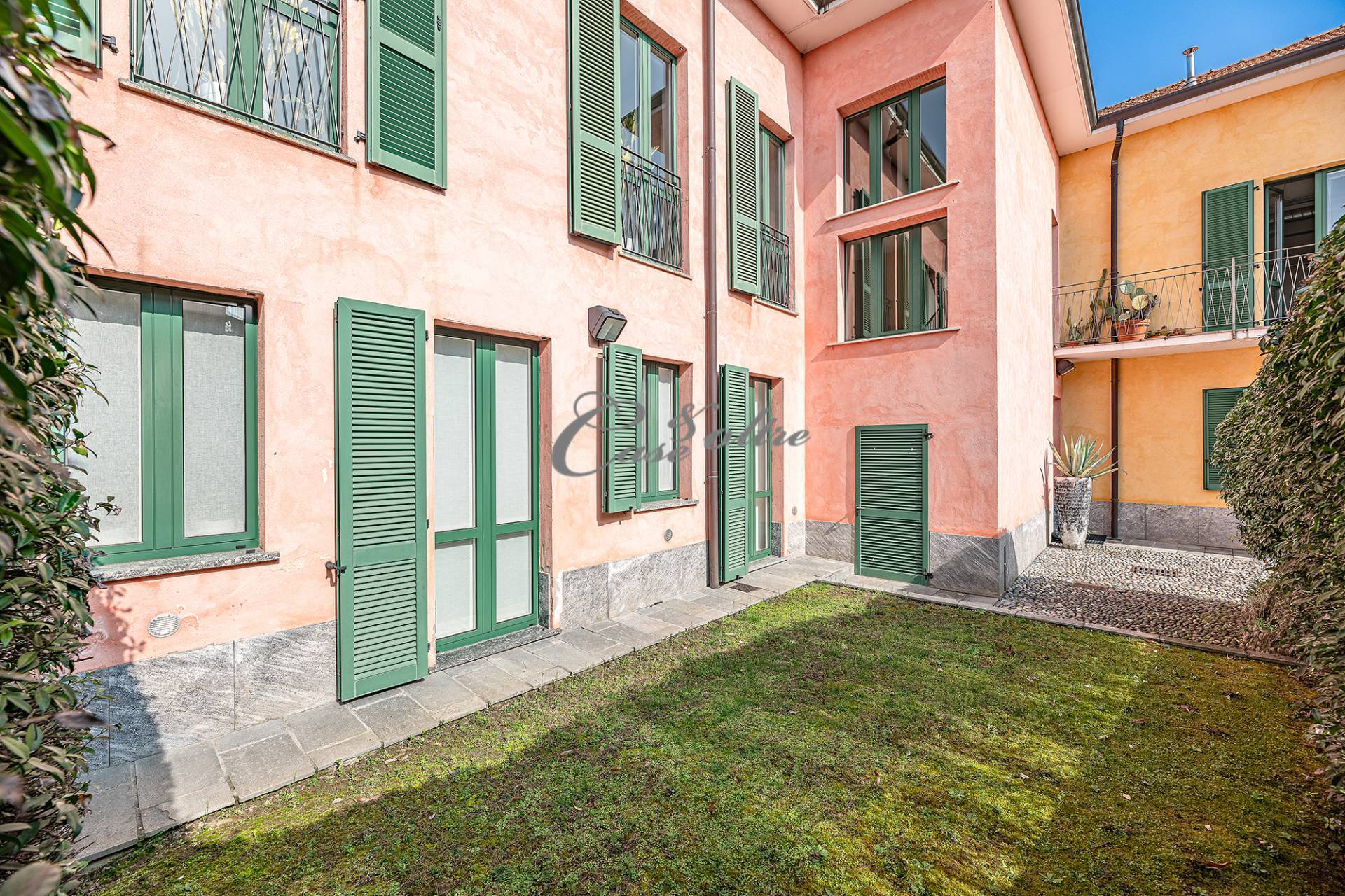 Porzione di immobile terra/cielo in vendita a Novedrate