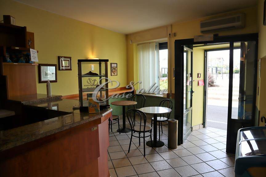 Bar/Ristorante in affitto a Cermenate, Asnago