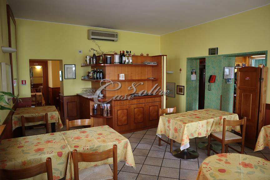 Bar/Ristorante in affitto a Cermenate, Asnago