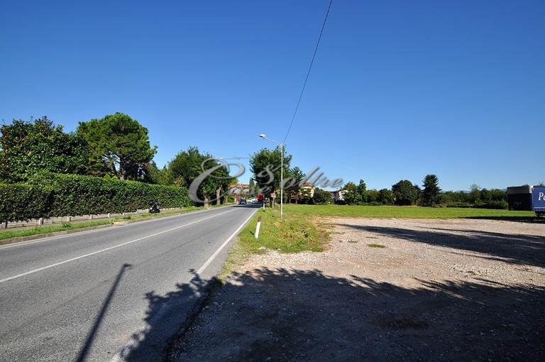Terreno edificabile industriale in vendita a Cermenate