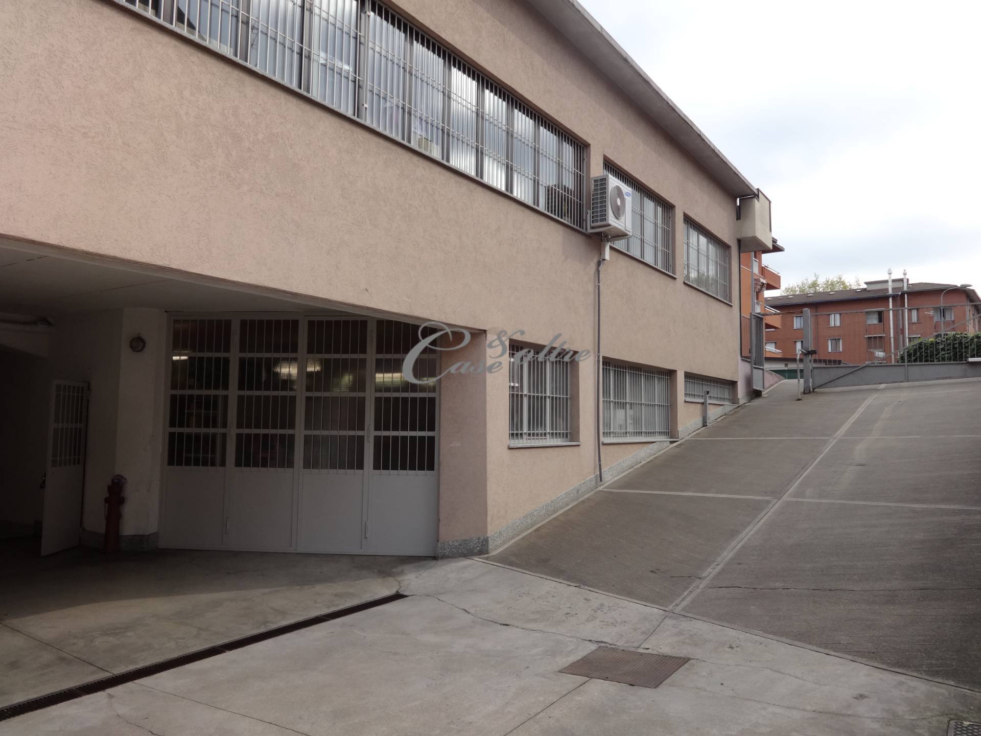 Capannone in vendita a Varese
