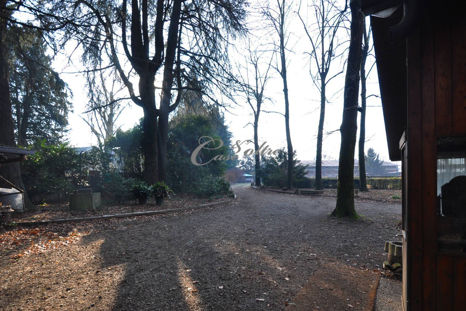 Maneggio in vendita a Novedrate