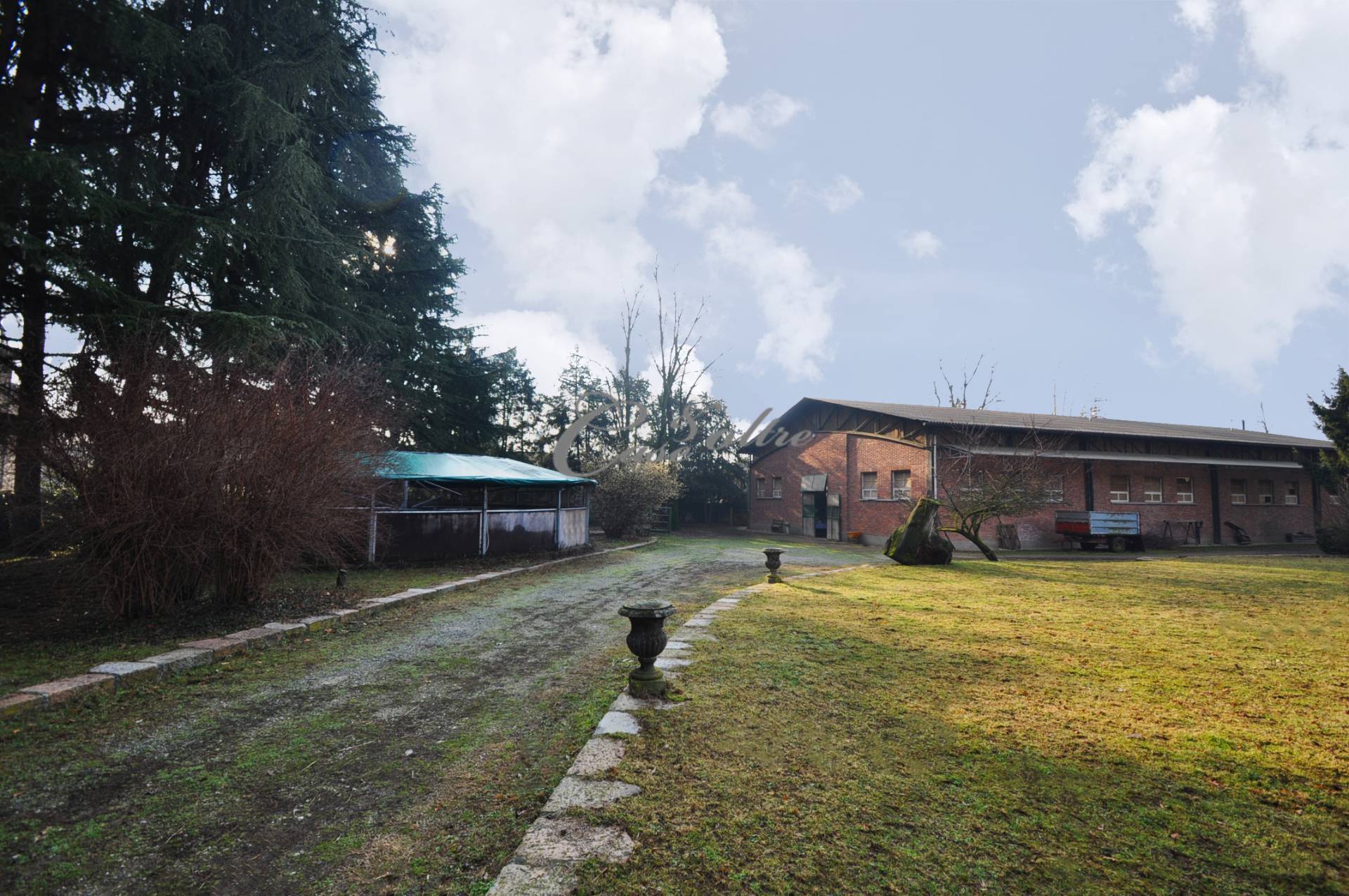 Maneggio in vendita a Novedrate