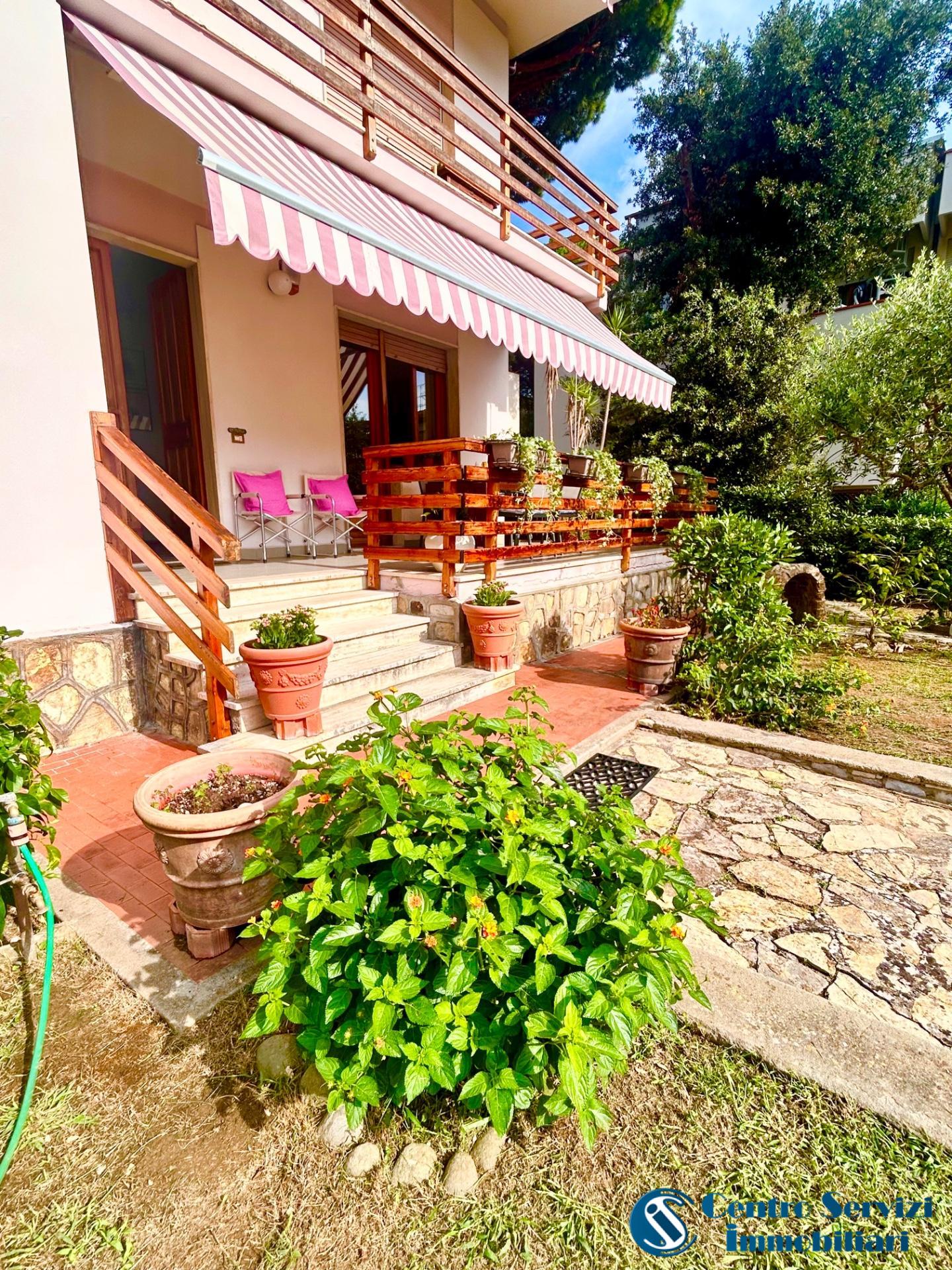 Appartamento con giardino, Pisa marina di