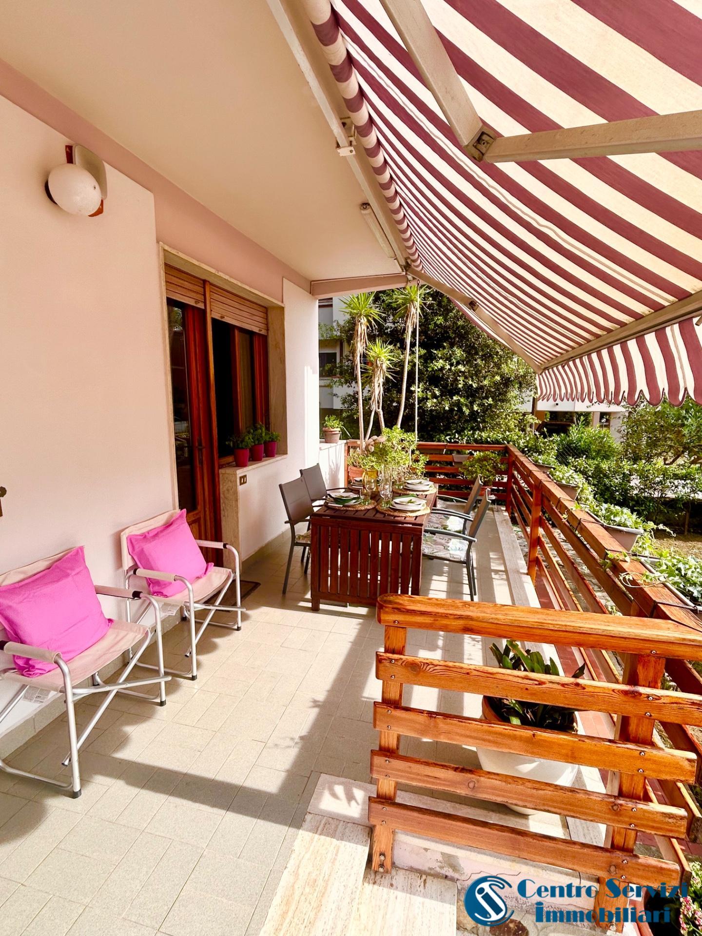 Appartamento con giardino, Pisa marina di