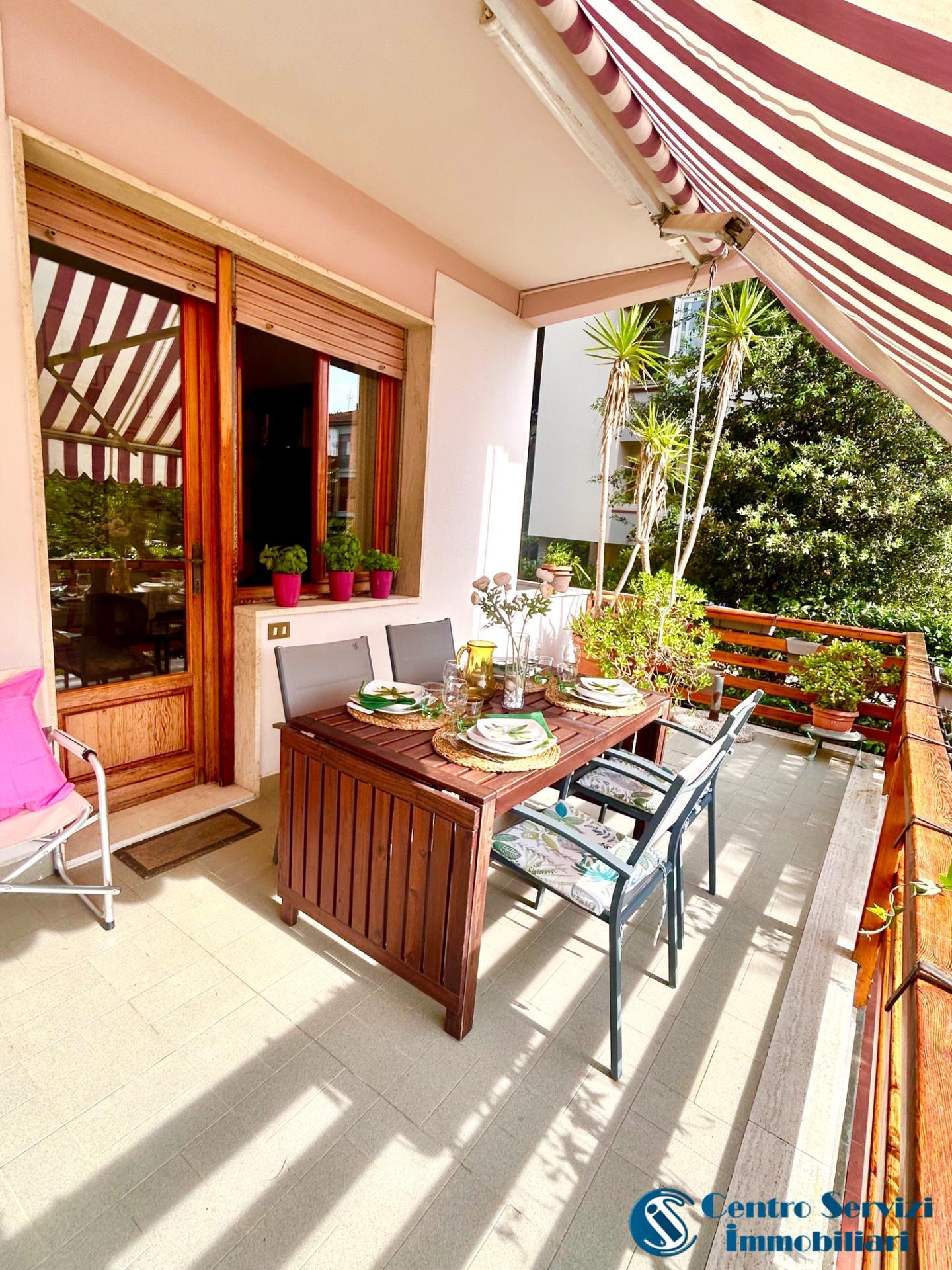 Appartamento con giardino, Pisa marina di