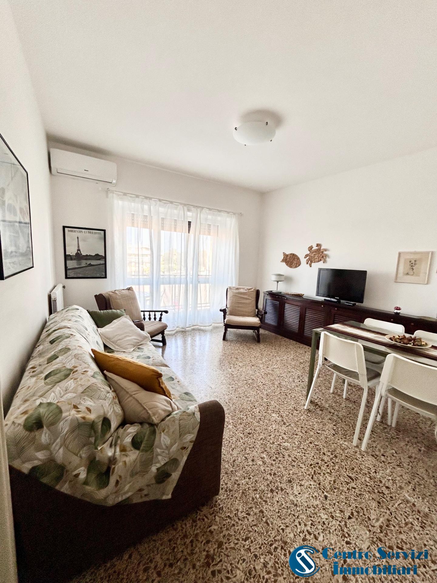 Trilocale arredato in affitto, Pisa tirrenia