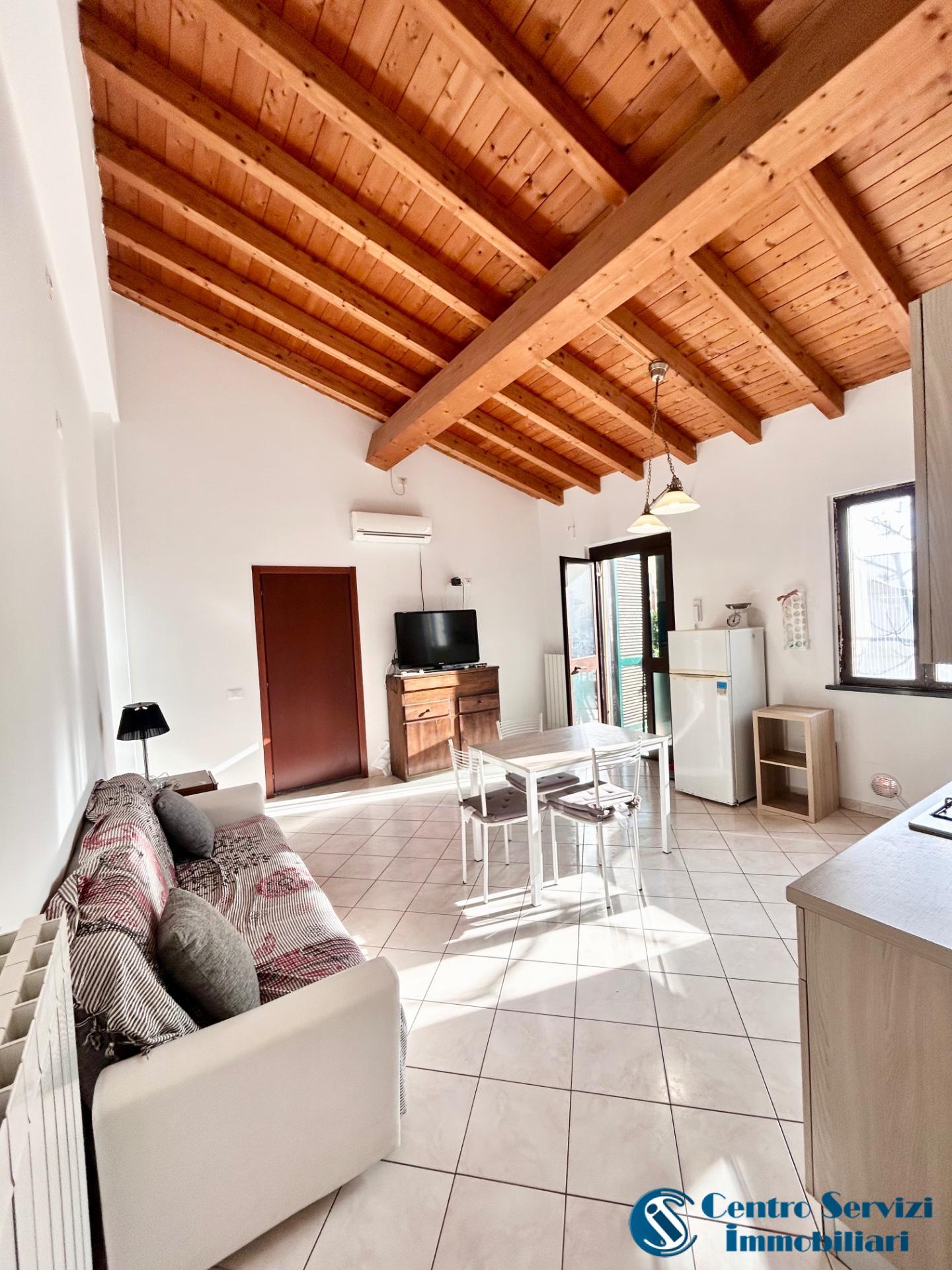 Villa arredata in affitto, Pisa marina di