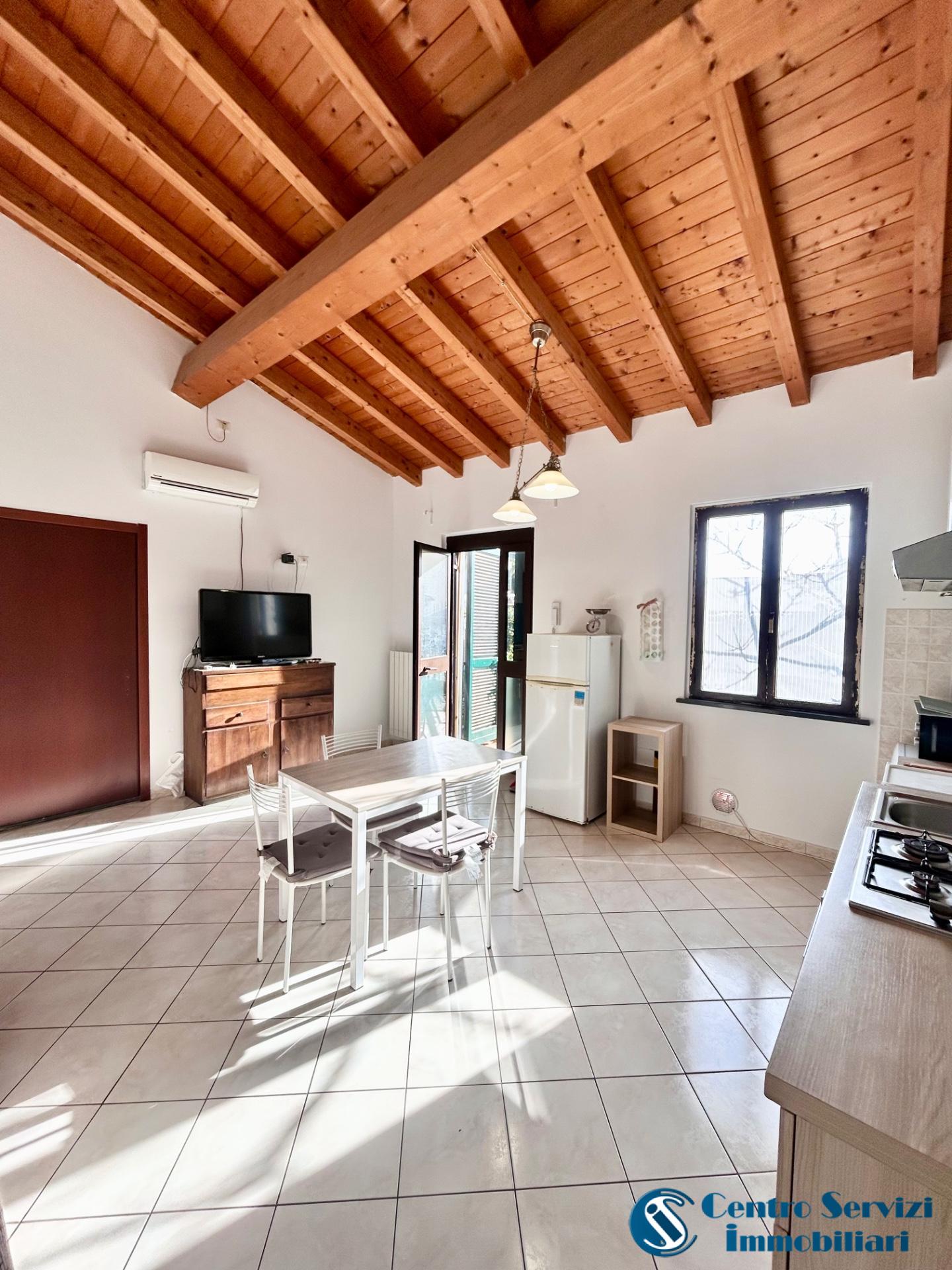 Villa arredata in affitto, Pisa marina di