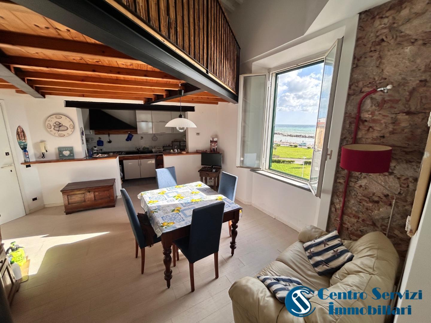 Trilocale arredato in affitto, Pisa marina di