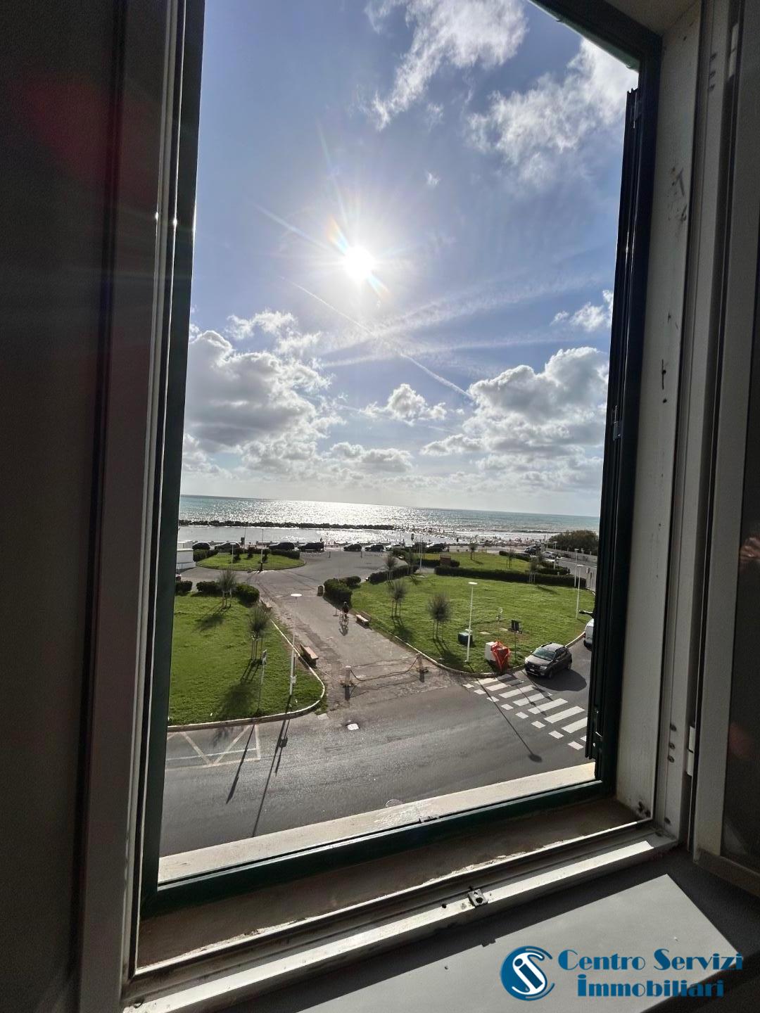 Trilocale arredato in affitto, Pisa marina di