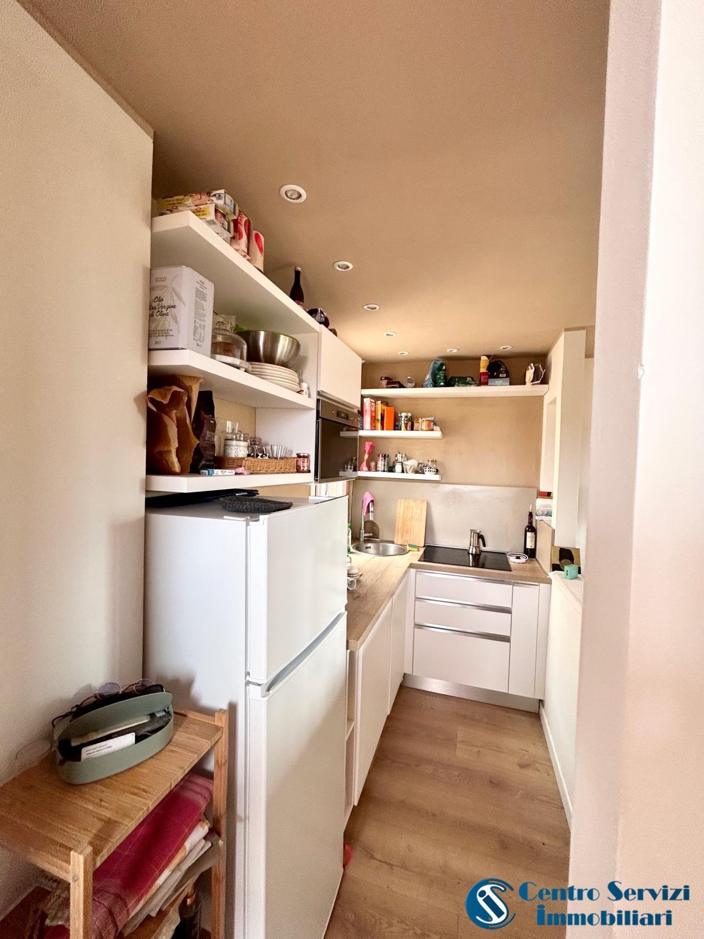 Trilocale arredato in affitto, Pisa marina di