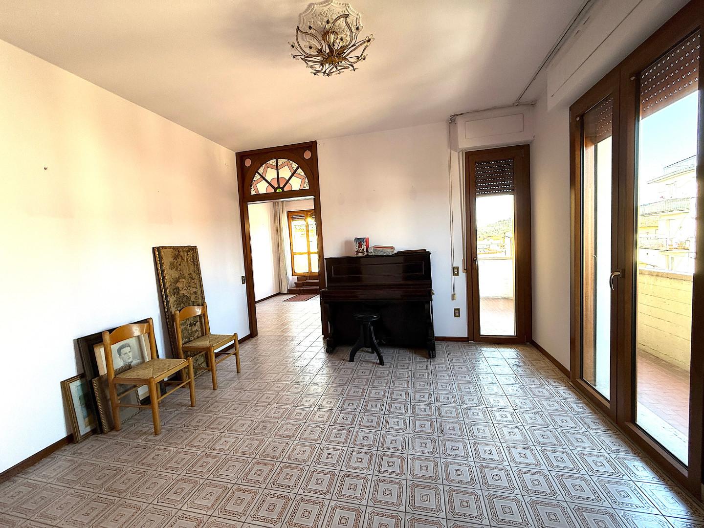 Attico con terrazzi, Vinci sovigliana