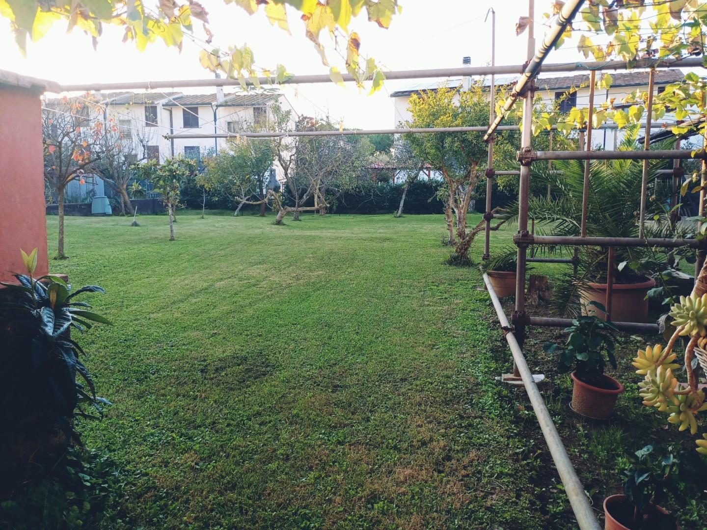 Villa con giardino, Calcinaia fornacette