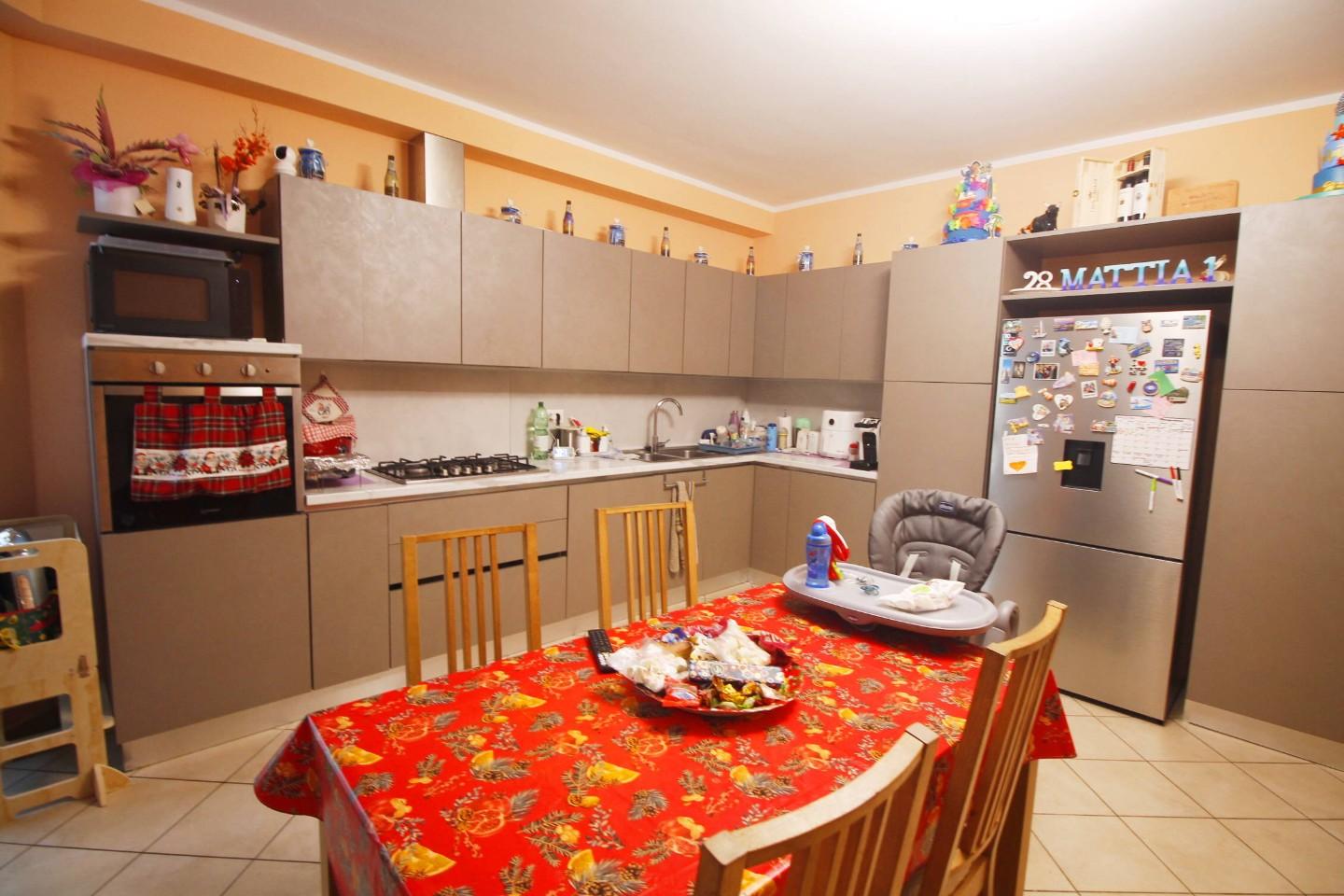 Trilocale in vendita, Capraia e Limite limite