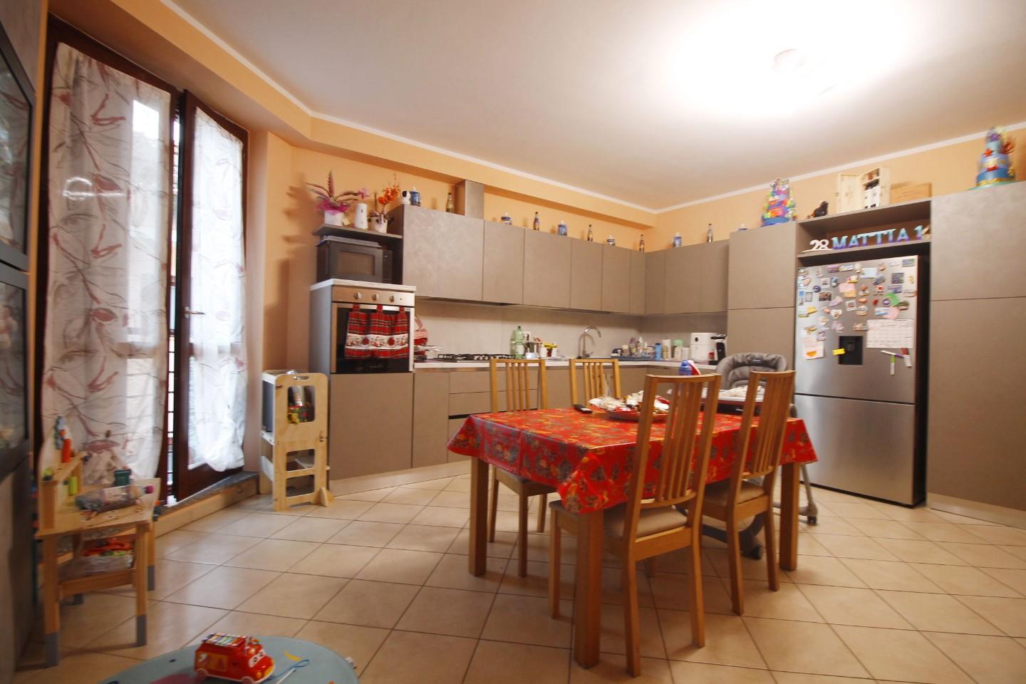 Trilocale in vendita, Capraia e Limite limite