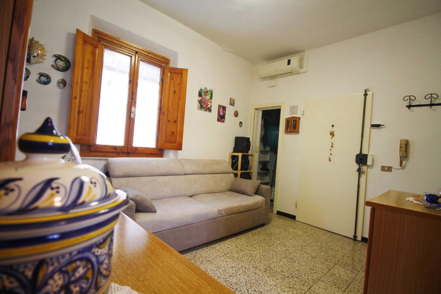 Trilocale in vendita, Capraia e Limite limite