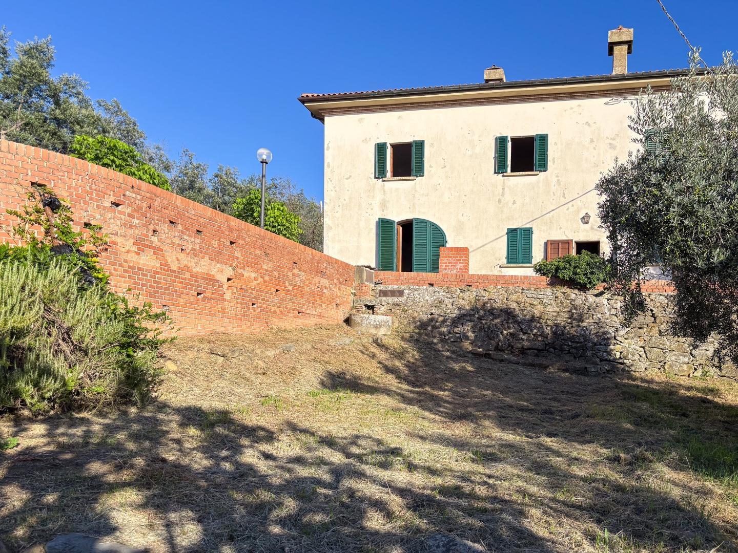 Casa indipendente con giardino a Capraia e Limite