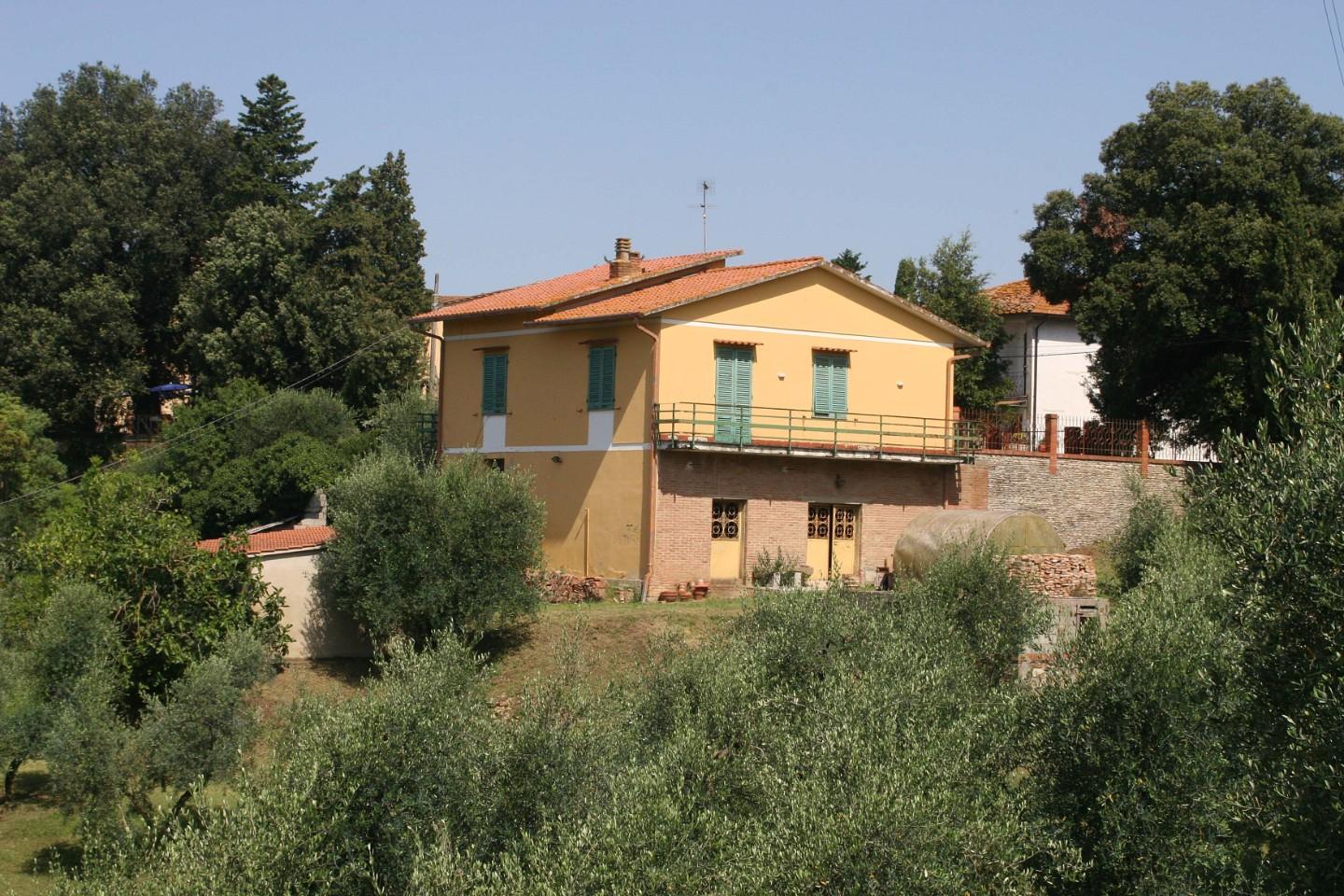 Casa indipendente con terrazzo, Palaia montefoscoli