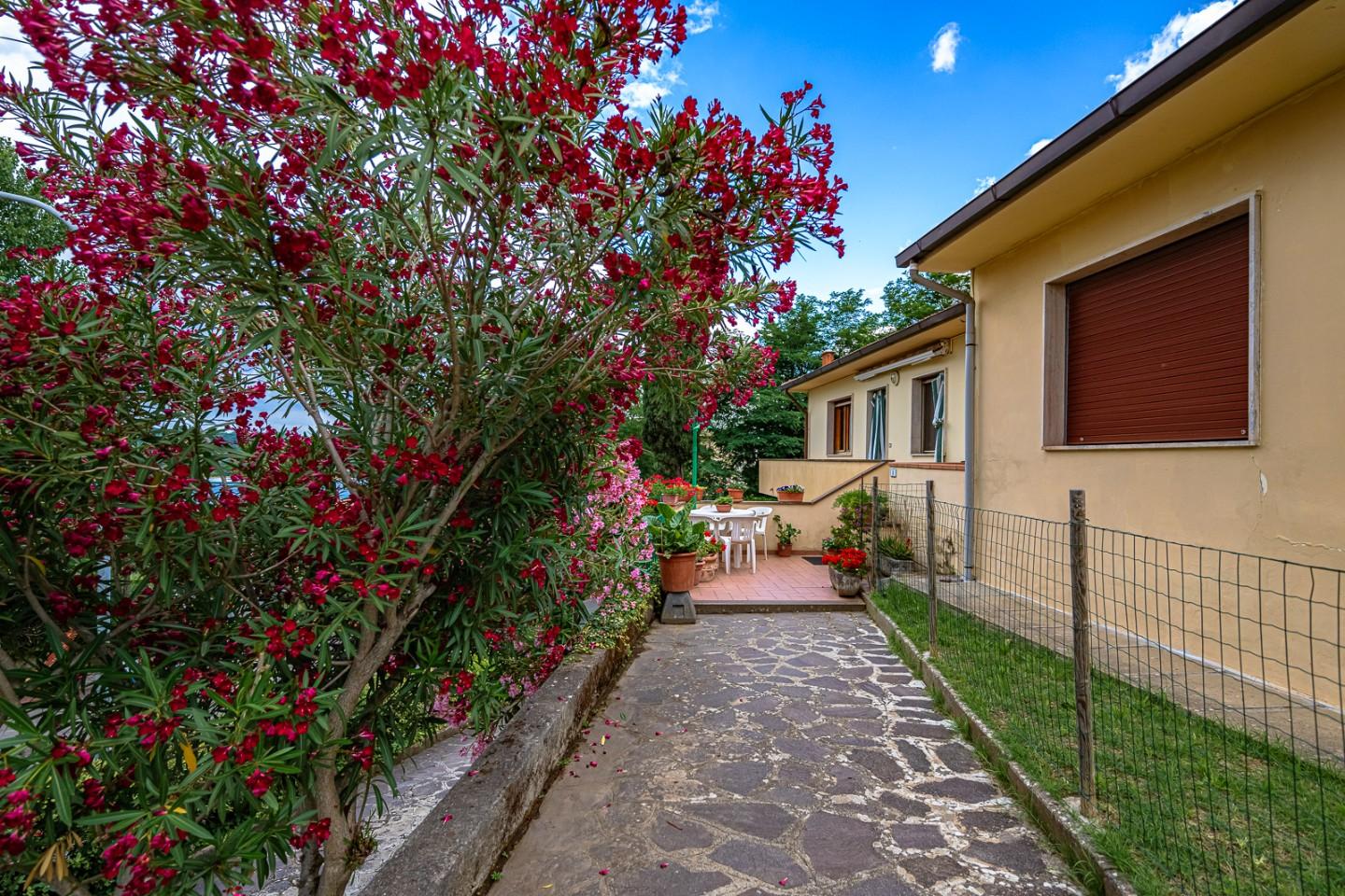 Villa Bifamiliare con giardino, Terricciola soianella