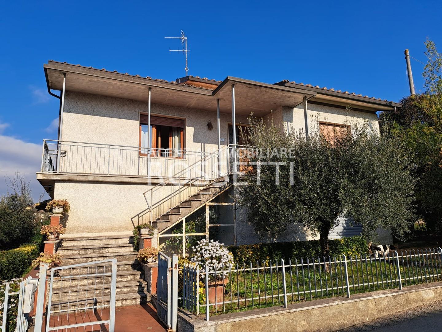 Villa Bifamiliare con giardino a Cerreto Guidi