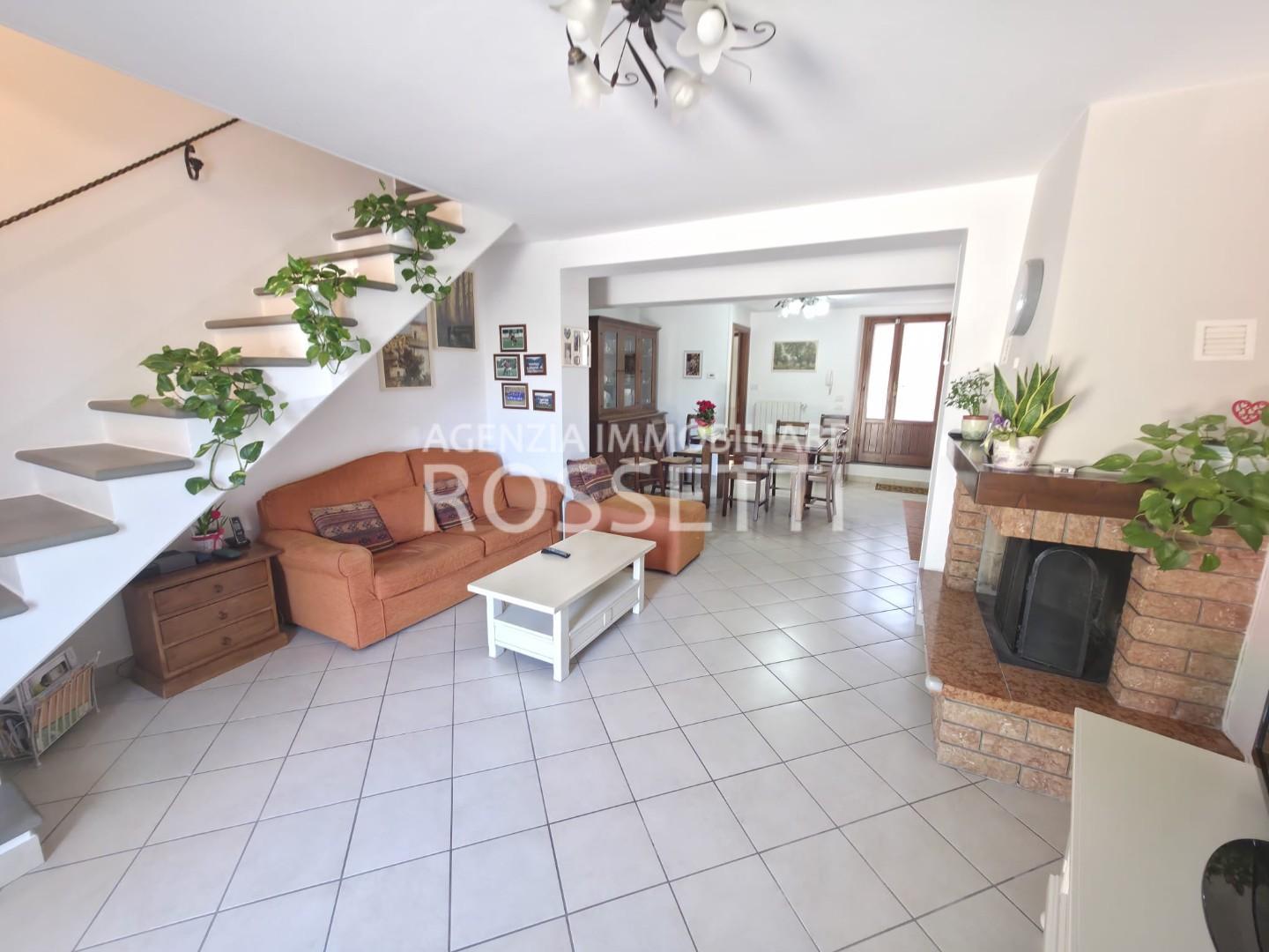 Casa indipendente con terrazzo, Lamporecchio cerbaia