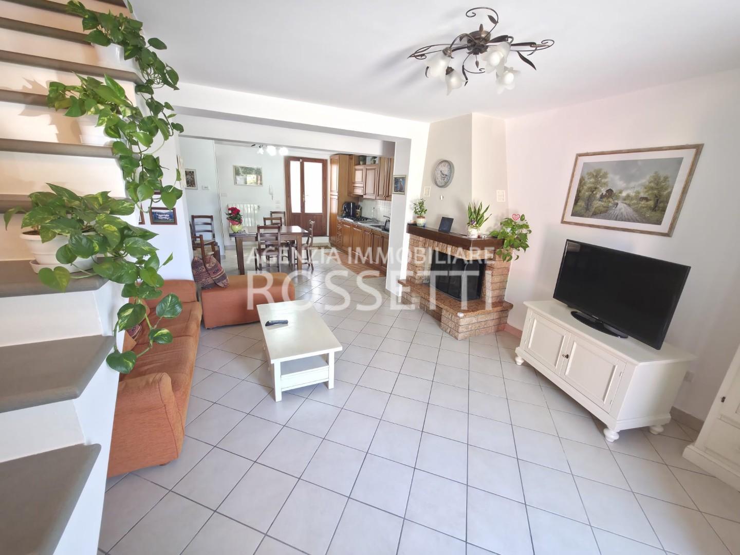 Casa indipendente con terrazzo, Lamporecchio cerbaia