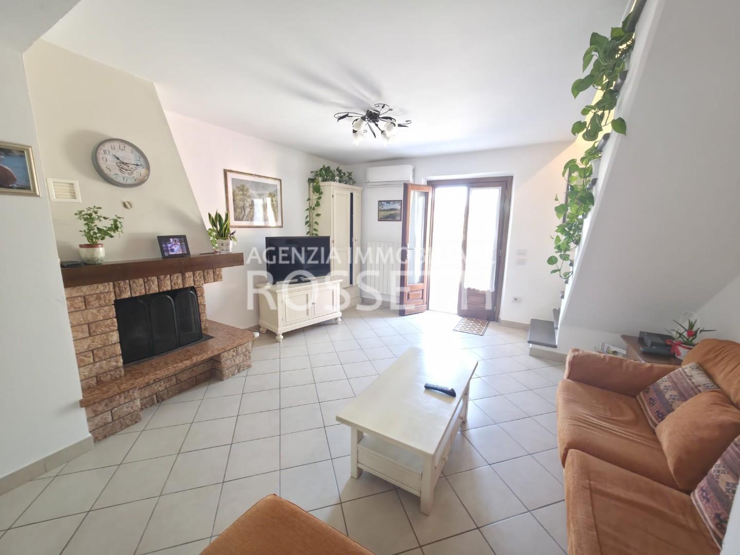Casa indipendente con terrazzo, Lamporecchio cerbaia