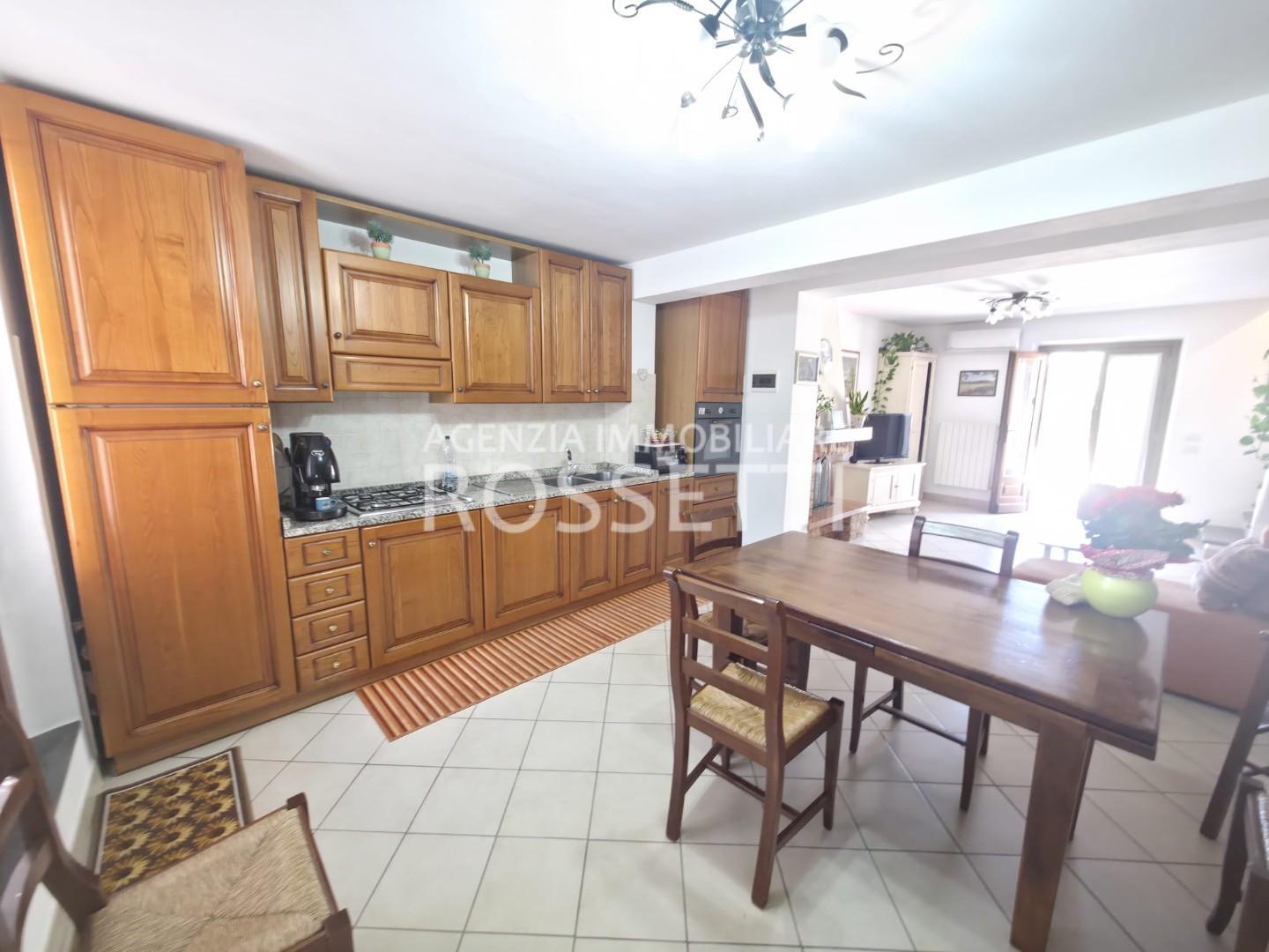 Casa indipendente con terrazzo, Lamporecchio cerbaia