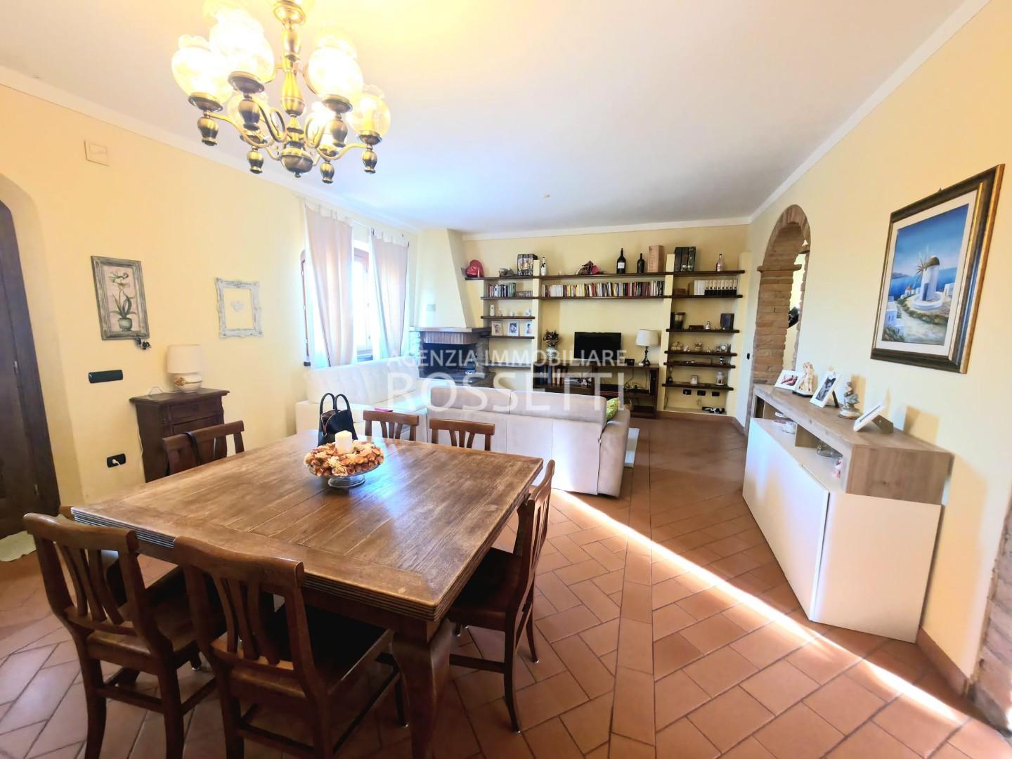 Casa indipendente con giardino a Lamporecchio