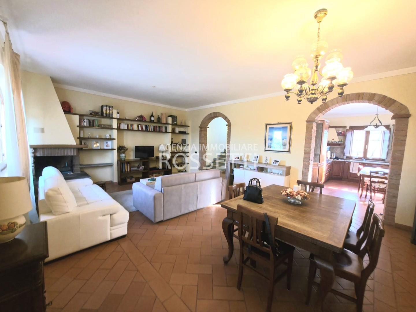 Casa indipendente con giardino a Lamporecchio