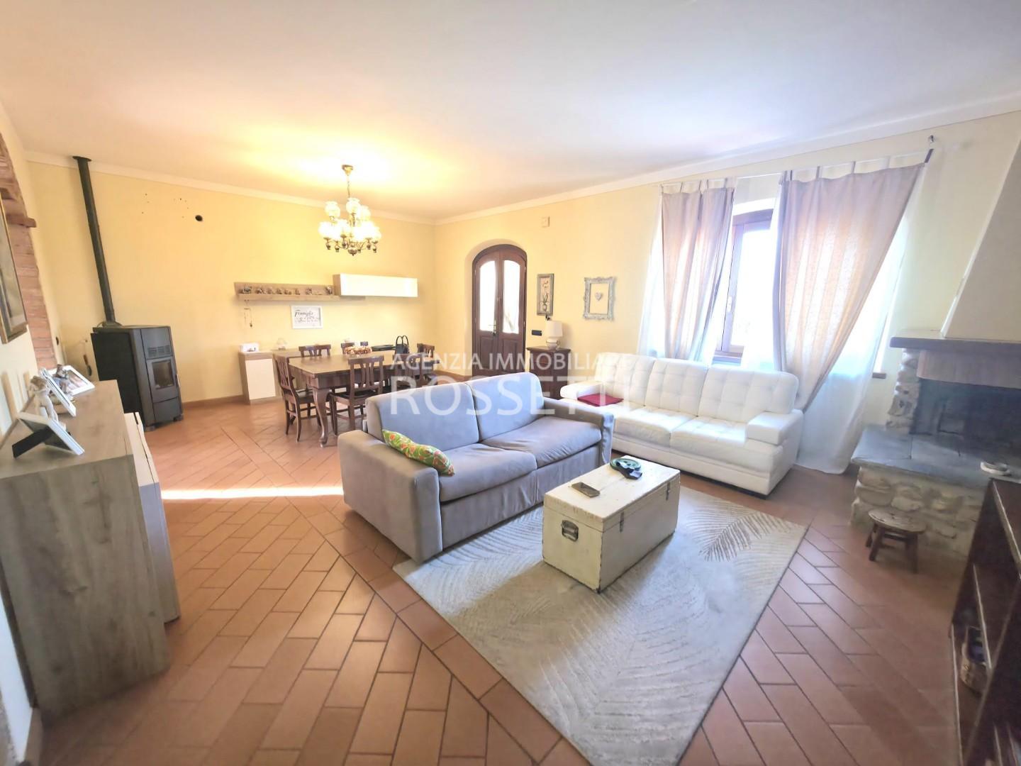 Casa indipendente con giardino a Lamporecchio