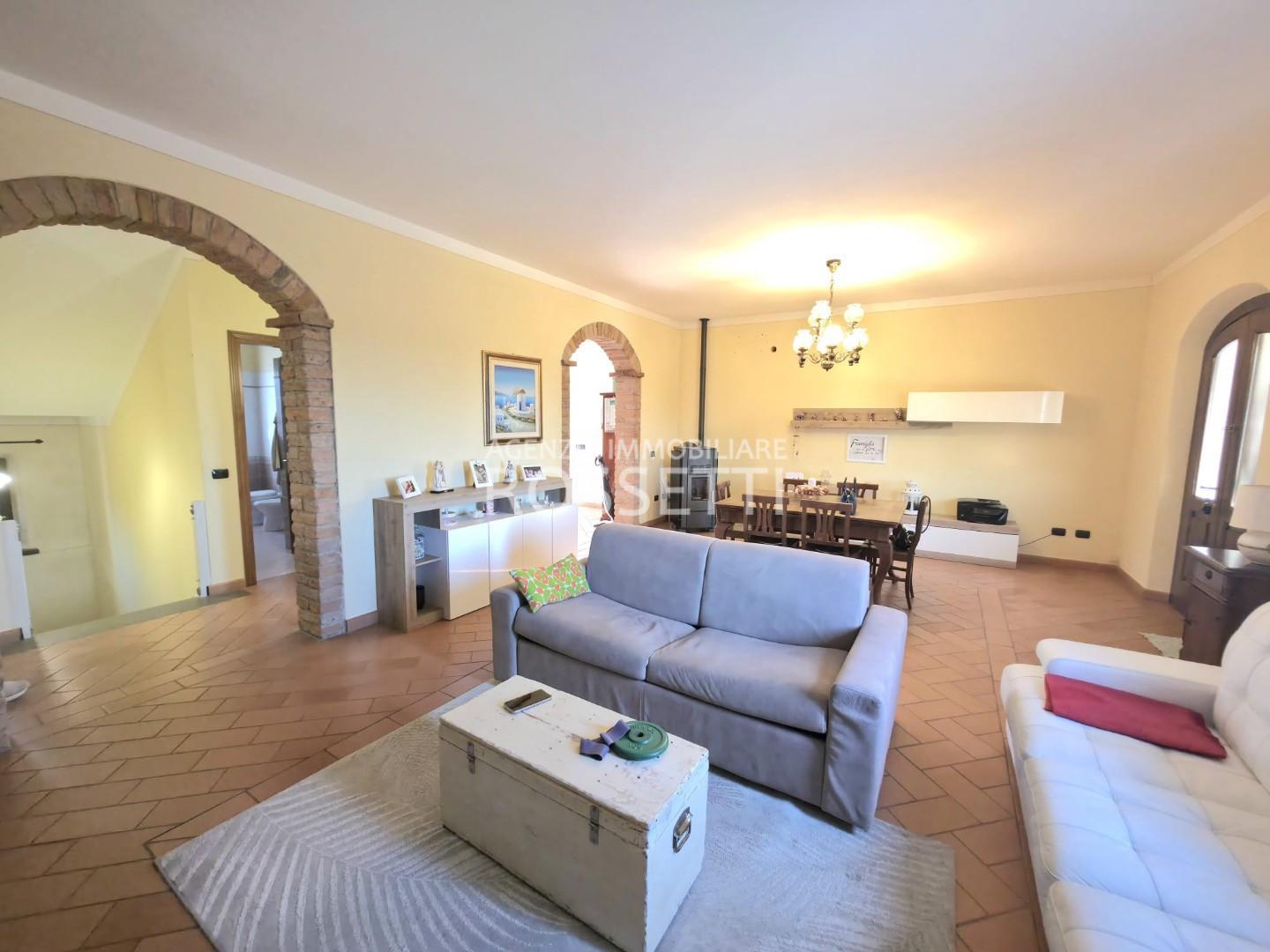 Casa indipendente con giardino a Lamporecchio