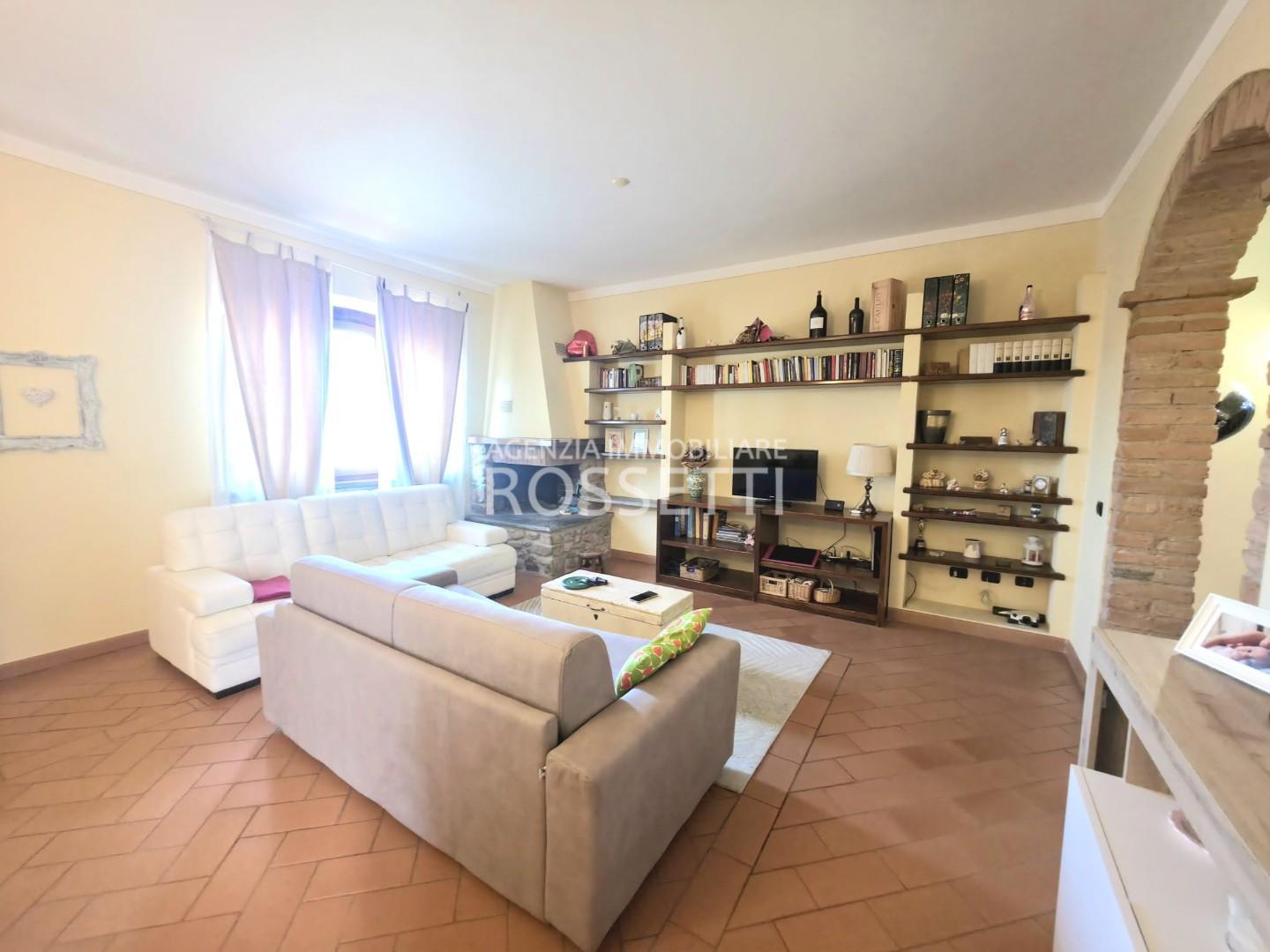 Casa indipendente con giardino a Lamporecchio
