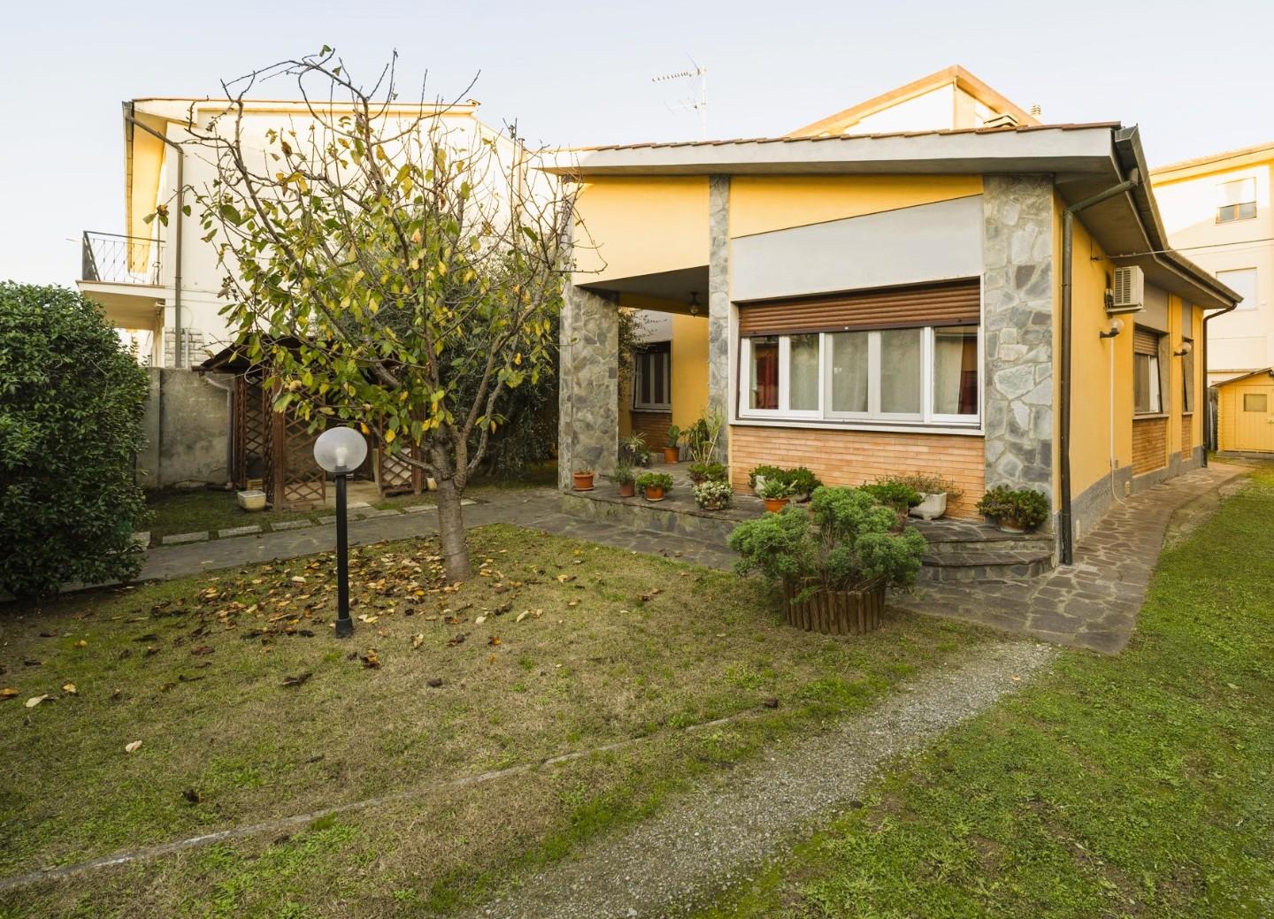 Casa indipendente con giardino a Ponsacco