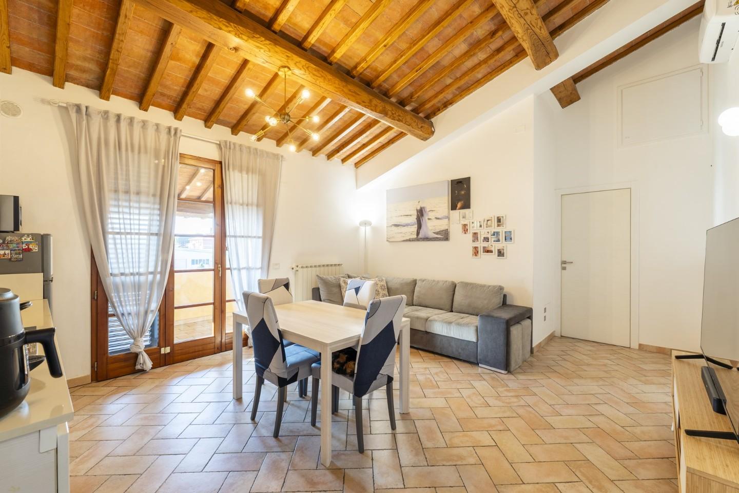 Trilocale con terrazzo, Calcinaia fornacette