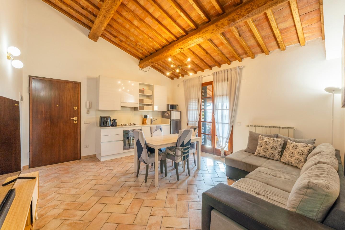 Trilocale con terrazzo, Calcinaia fornacette