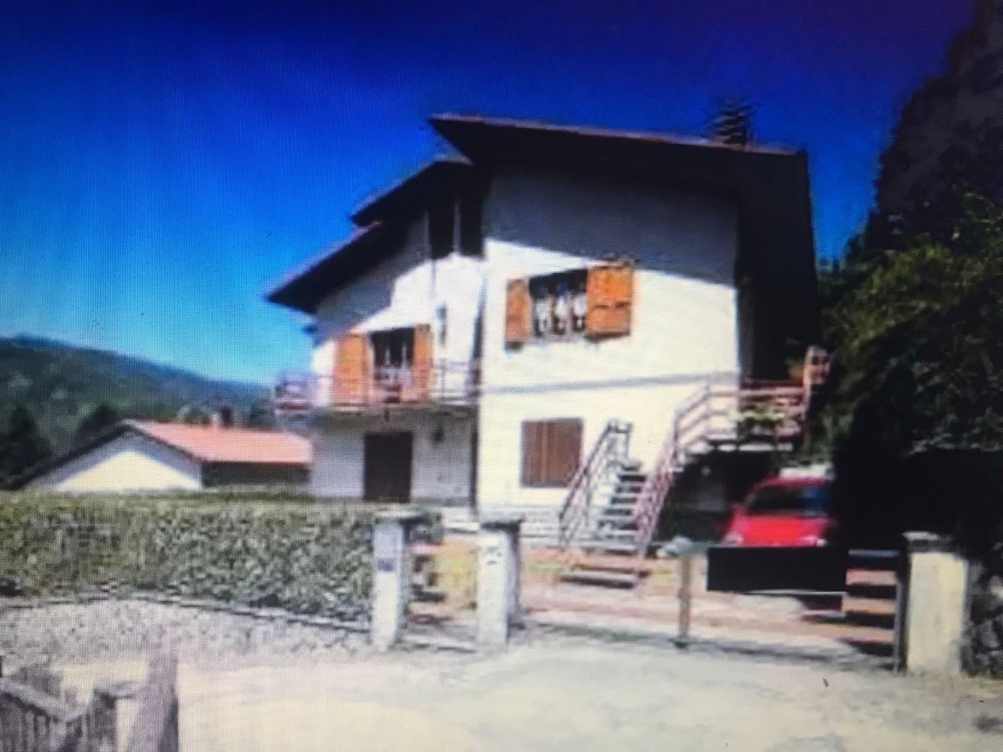 Villa Bifamiliare in vendita a Abetone Cutigliano