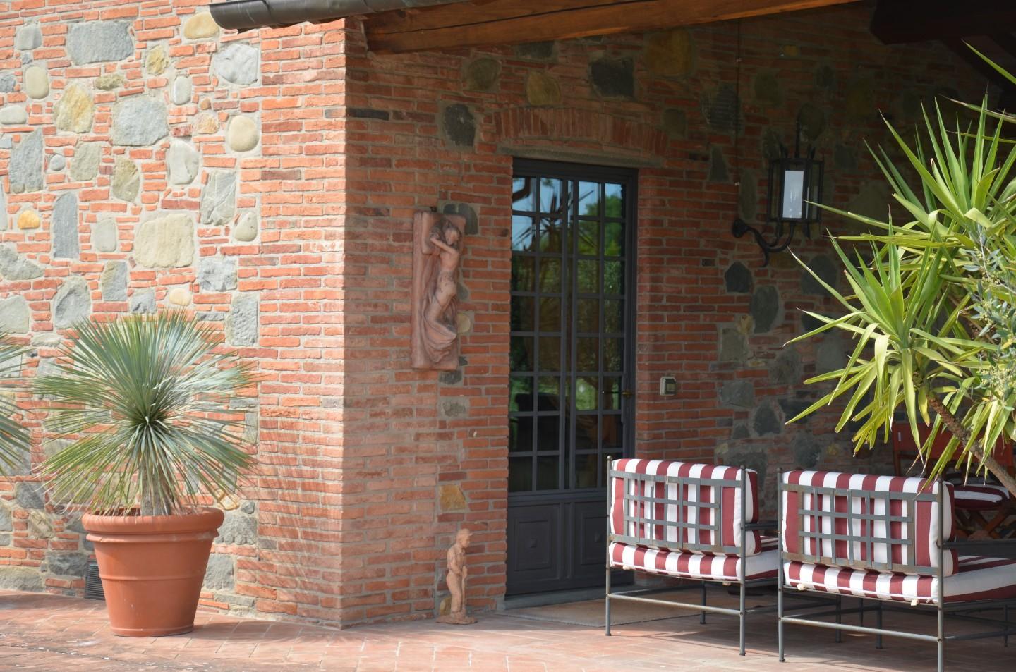 Rustico con giardino a Lucca