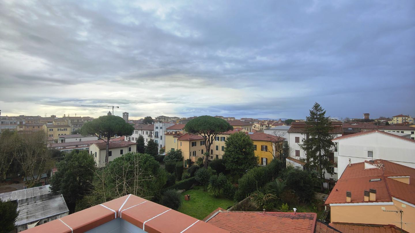 Attico con terrazzo, Pisa santa maria