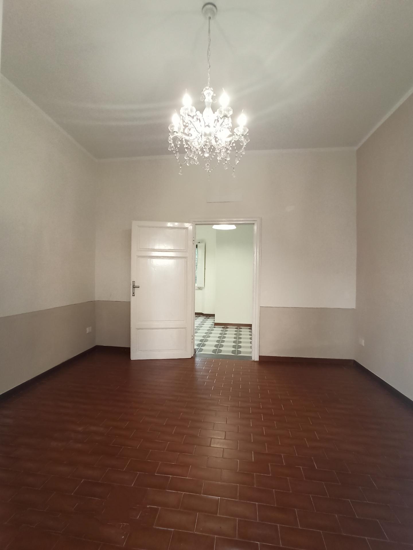 Locale commerciale in affitto a San Giuliano Terme