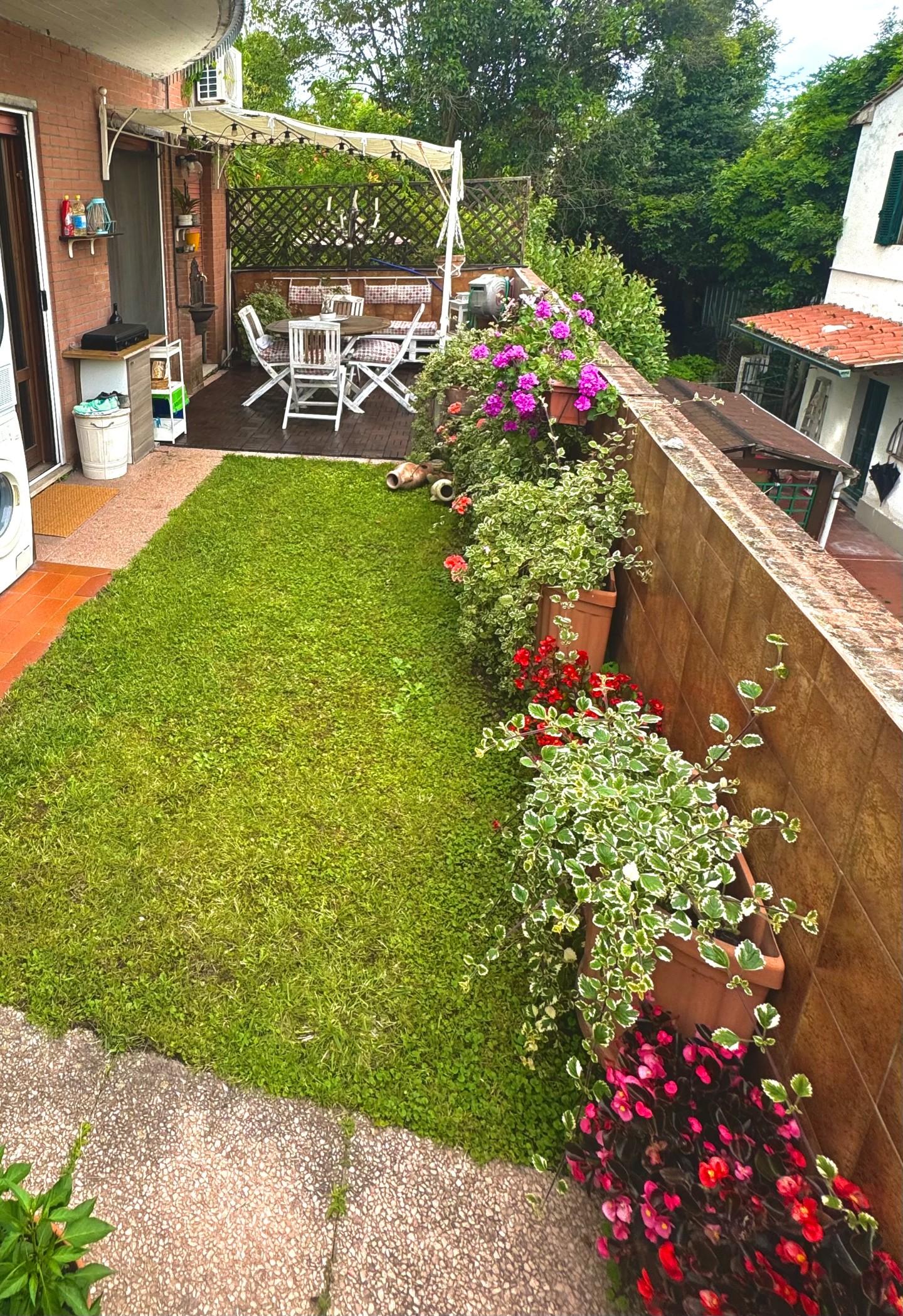 Villa Bifamiliare con giardino, Pisa porta a mare