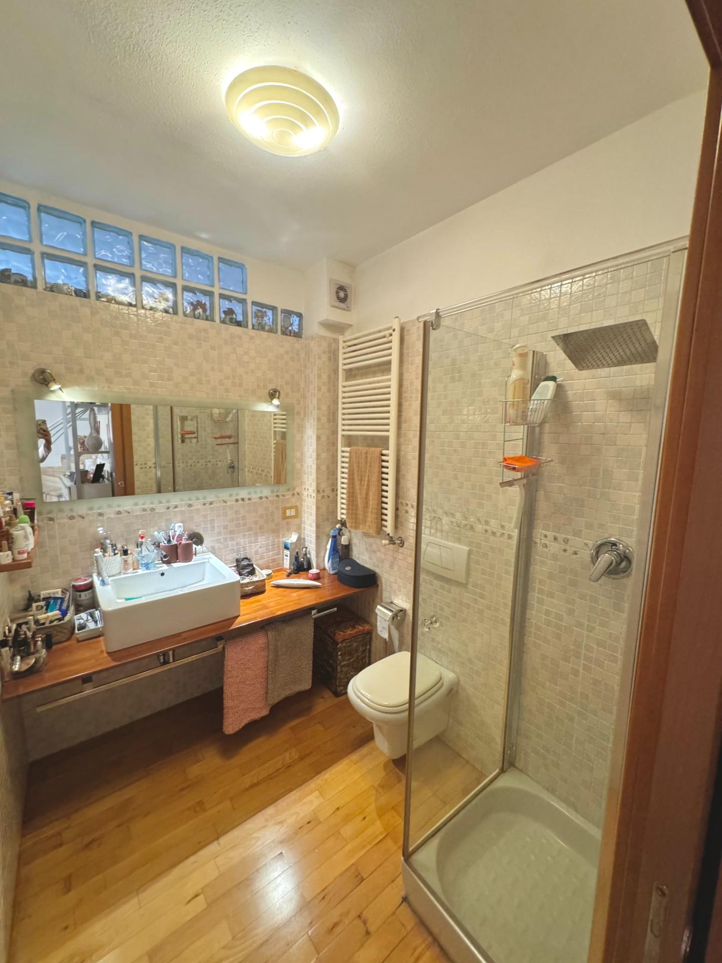 Villa Bifamiliare con giardino, Pisa porta a mare