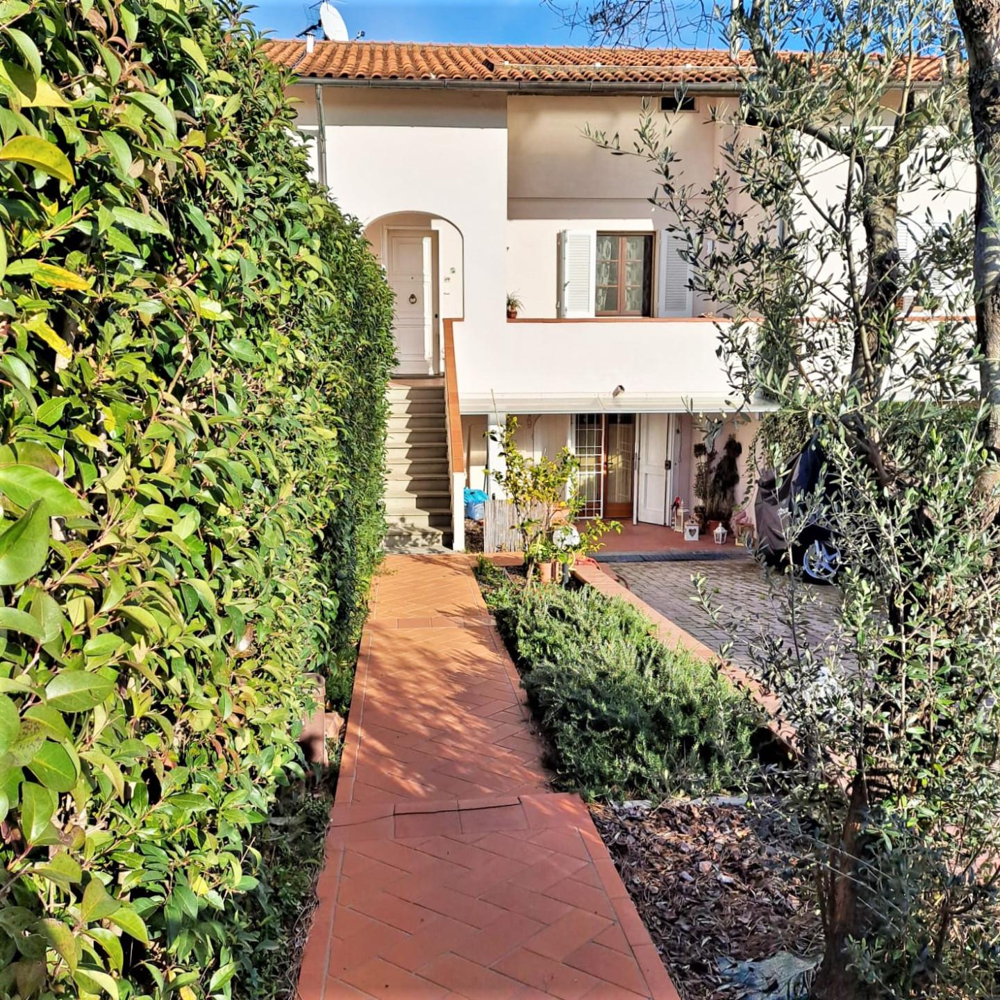 Villa con giardino, Livorno montenero