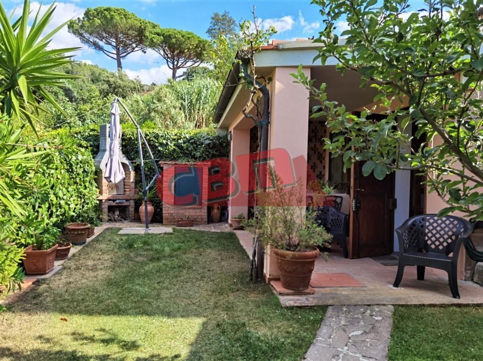 Casa indipendente con giardino, Livorno montenero alto